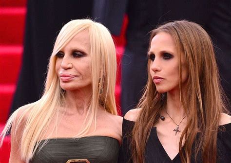 donatella versace assassinio gianni|donatella versace and daughter.